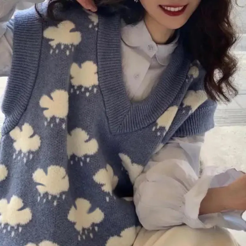 Cloud Pattern Knitted Vest