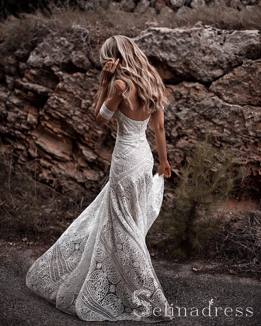 Mermaid Off-the-shoulder Ivory Lace Beach Wedding Dress Rustic Boho Bride Gowns SEW003