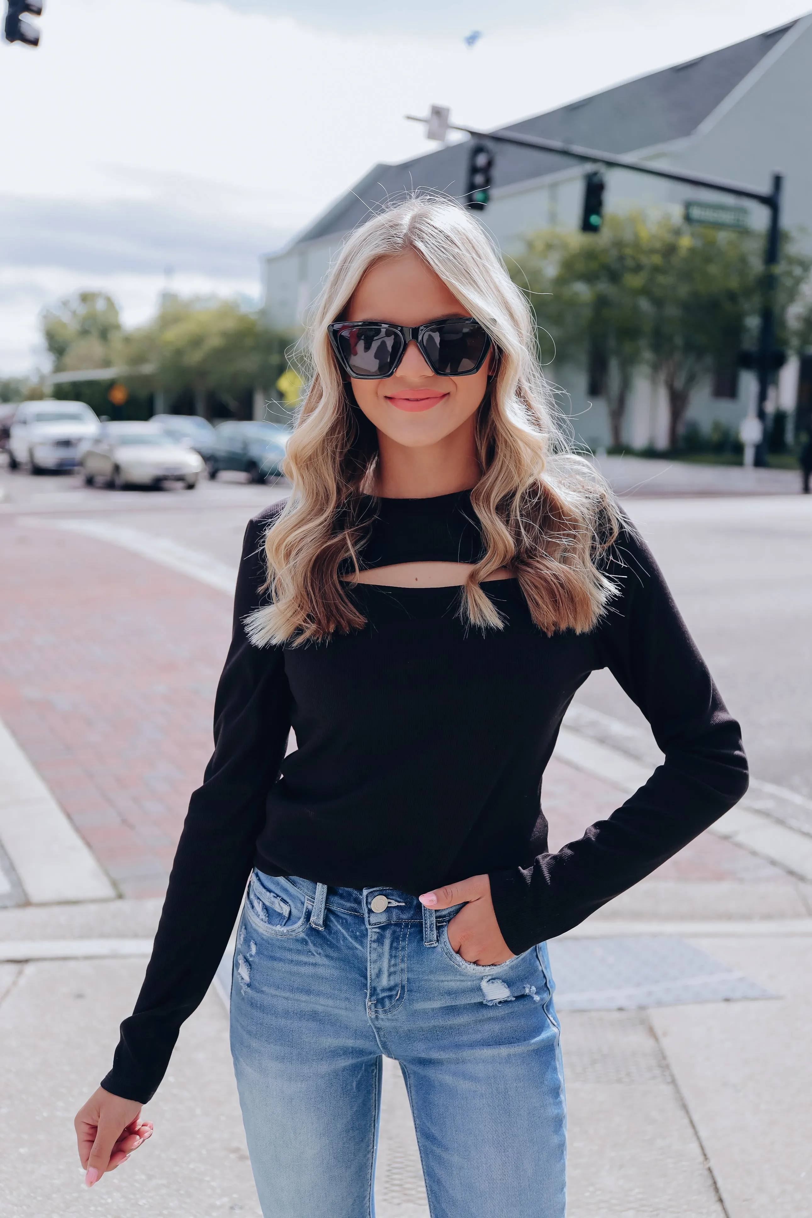 Rex Ribbed Peek-A-Boo Top - Black