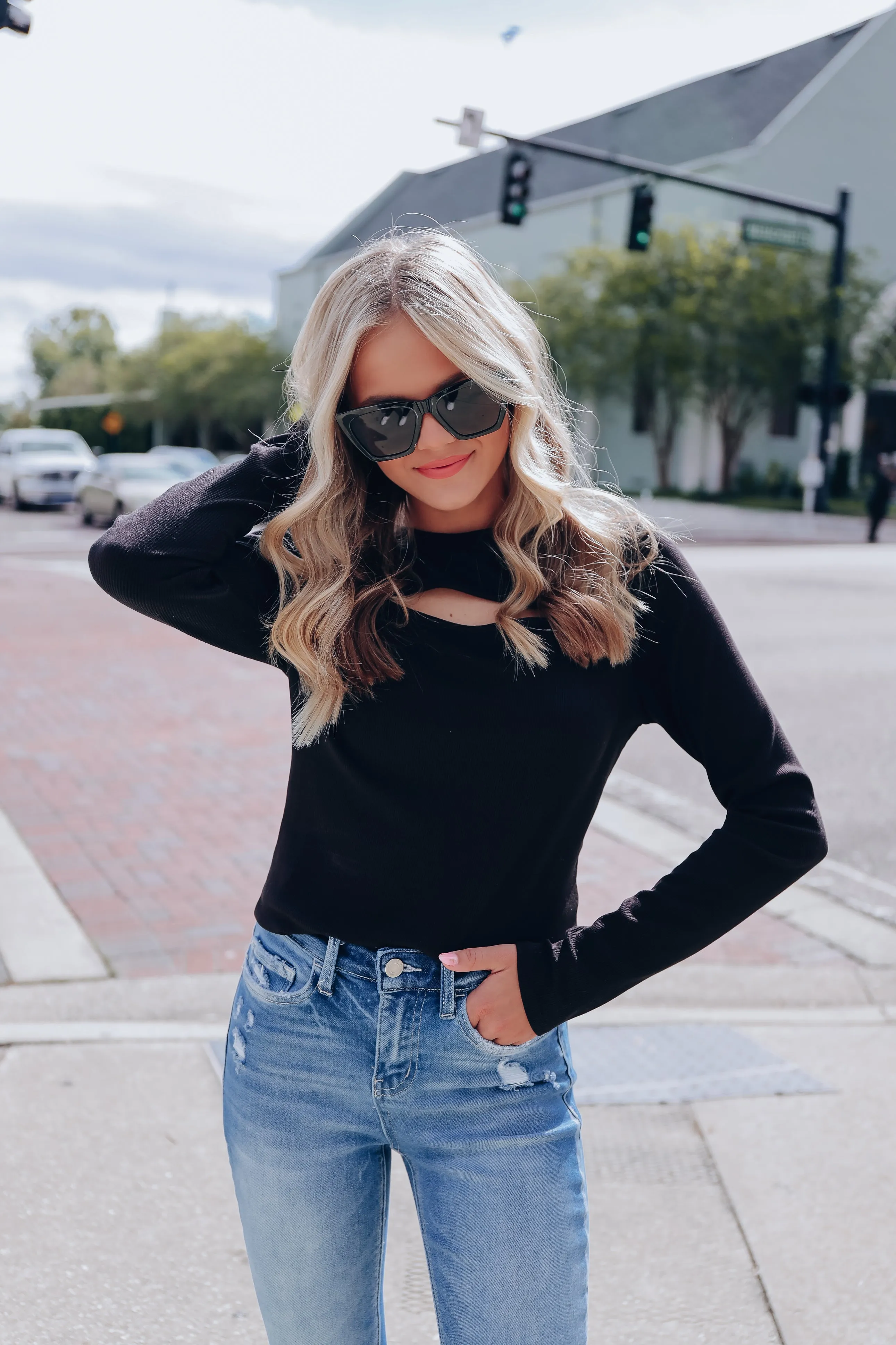 Rex Ribbed Peek-A-Boo Top - Black