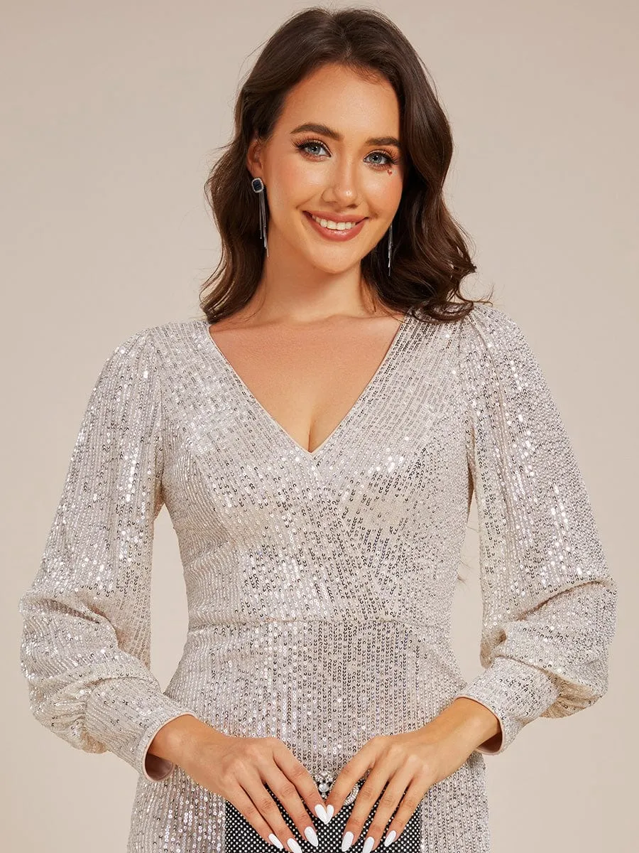 Robe d'invitée de mariage mi-longue moulante à manches longues et col en V à sequins