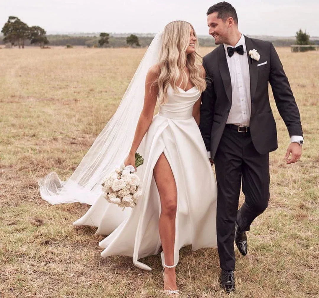 Sleeveless mermaid Vintage Sweep Train flower Wedding Gown Wedding Dress