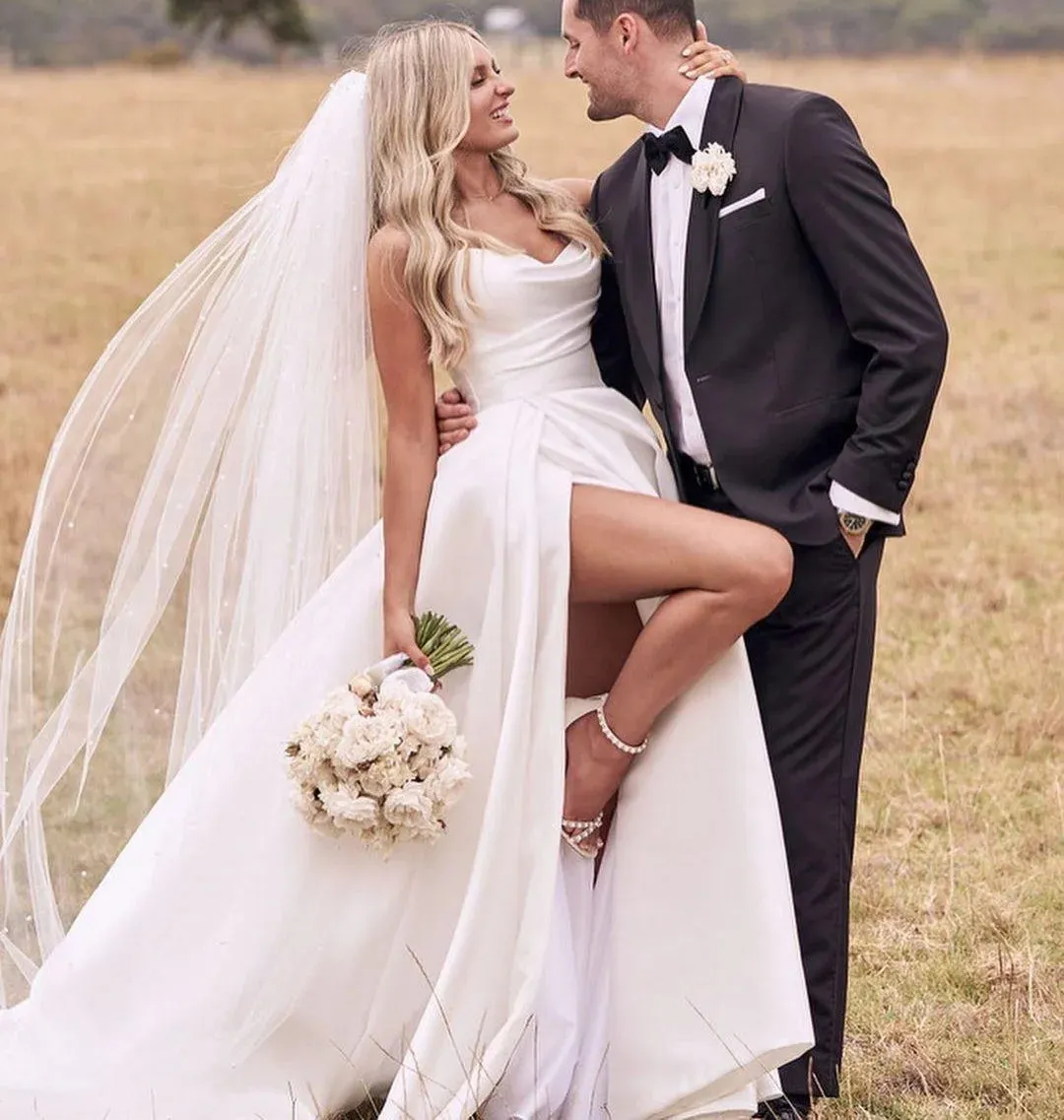 Sleeveless mermaid Vintage Sweep Train flower Wedding Gown Wedding Dress