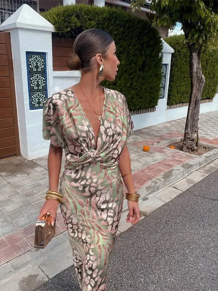 Sofia – Elegant V-Neck Dress for Women