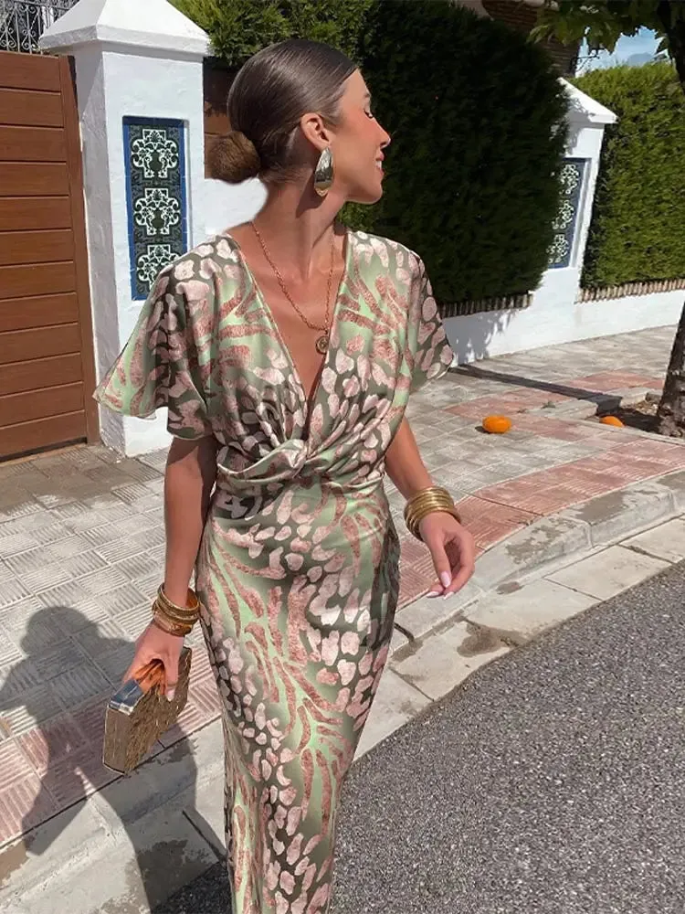 Sofia – Elegant V-Neck Dress for Women