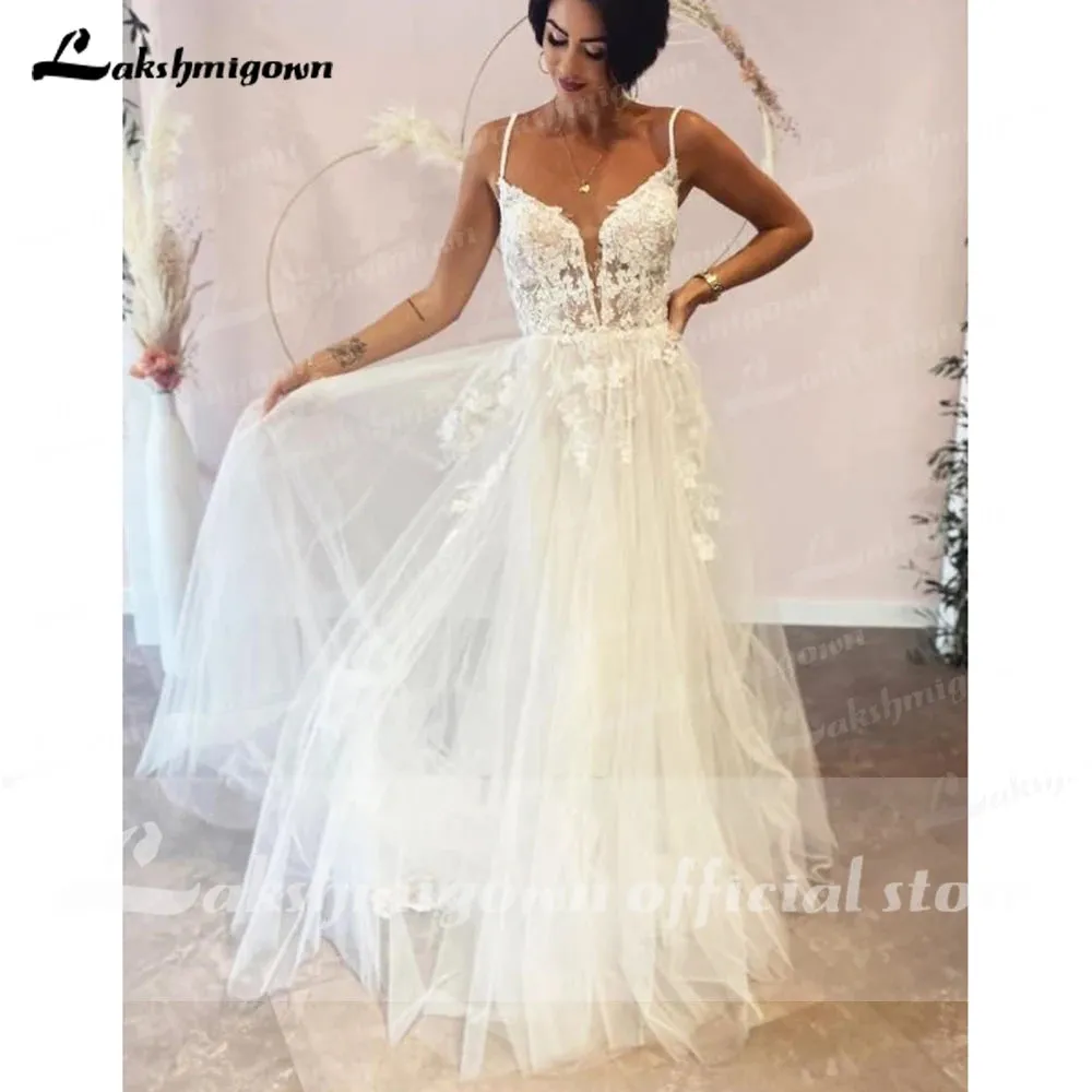 Spaghetti Straps Beach Lace Wedding Dresses Appliques Lace A-Line White Bride Dress Princess Wedding