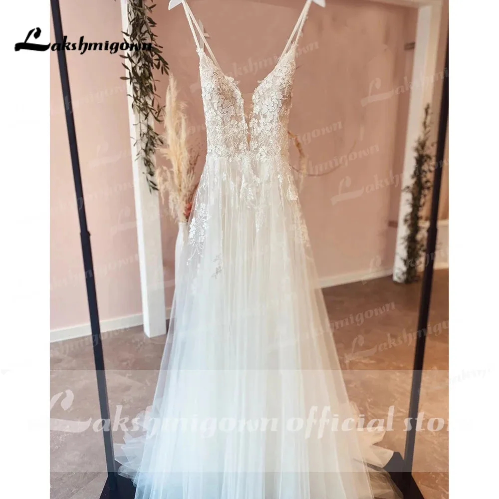 Spaghetti Straps Beach Lace Wedding Dresses Appliques Lace A-Line White Bride Dress Princess Wedding