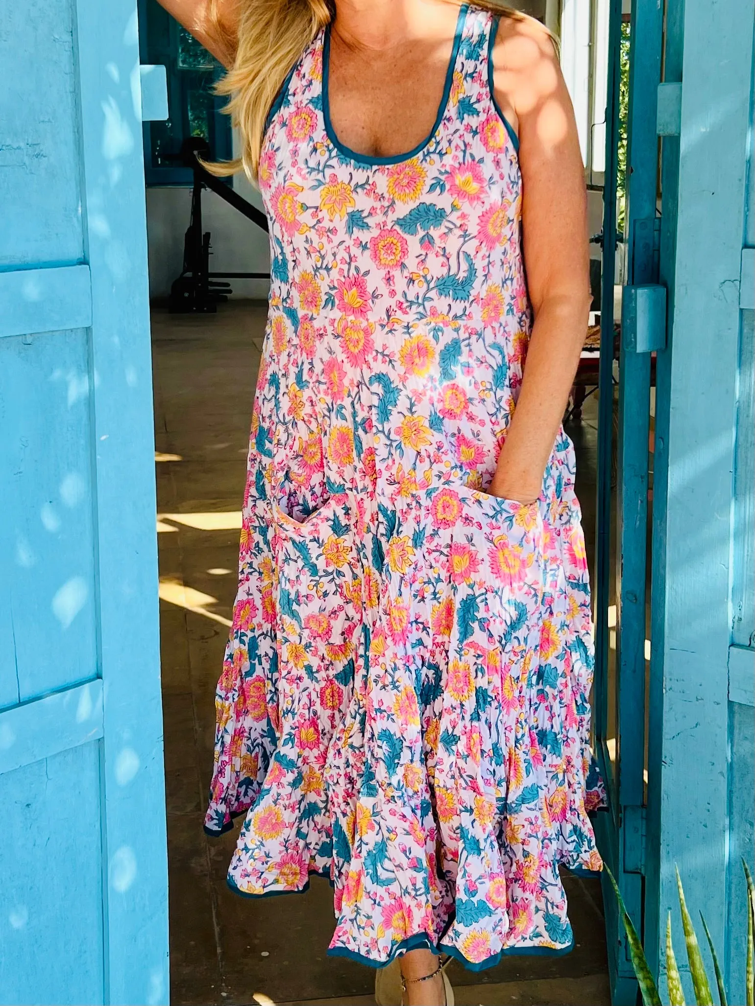 SUNDRESS  ,sleevless white Joy