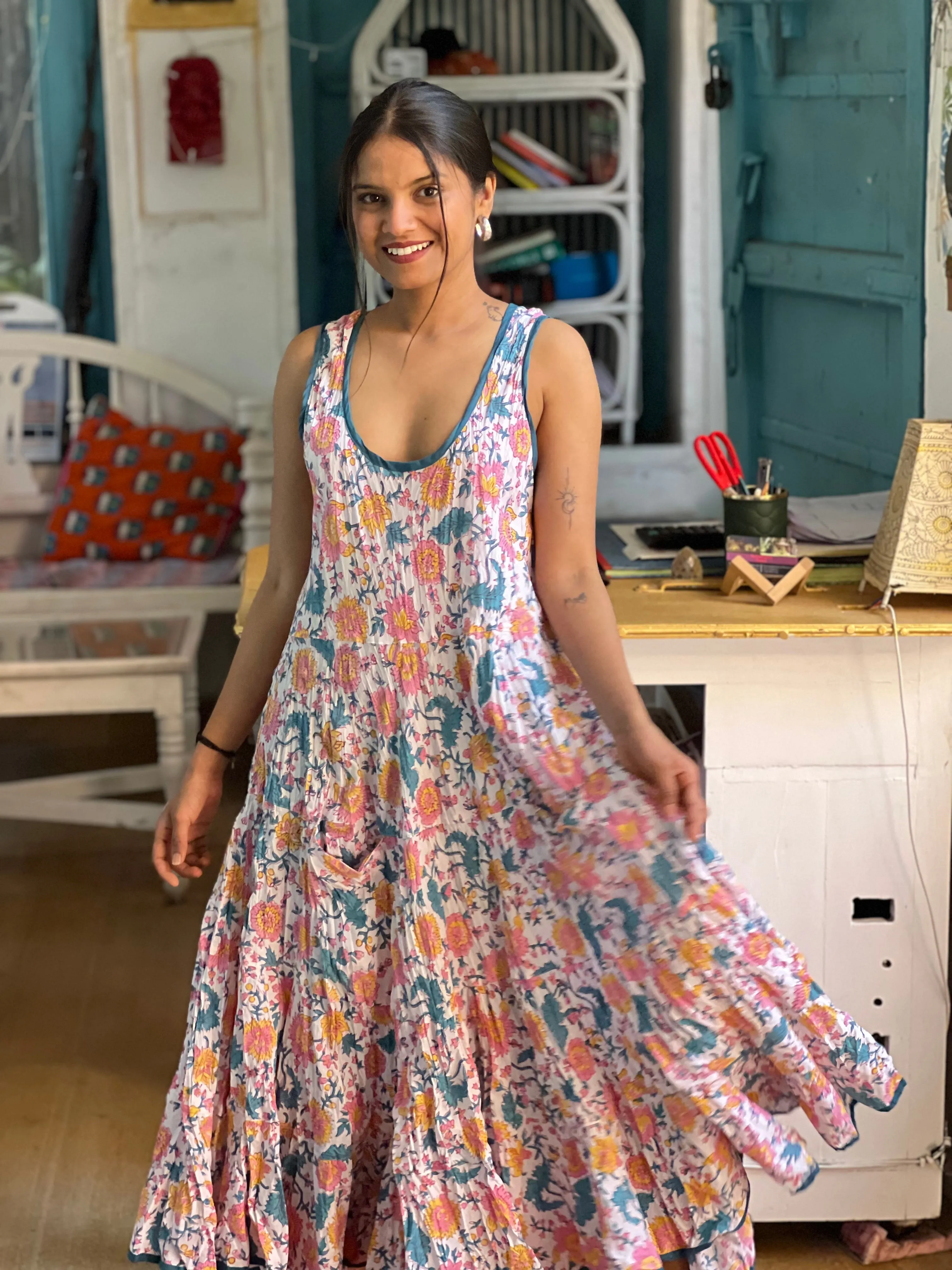SUNDRESS  ,sleevless white Joy