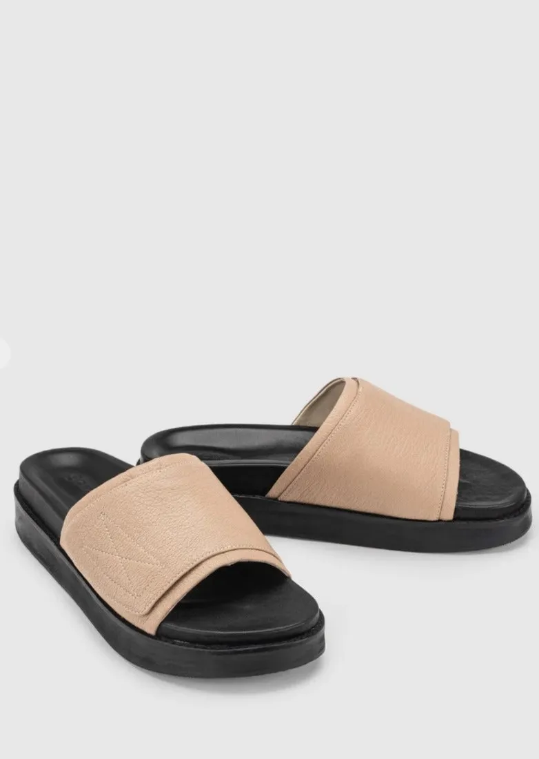 Vista Slide Mocha
